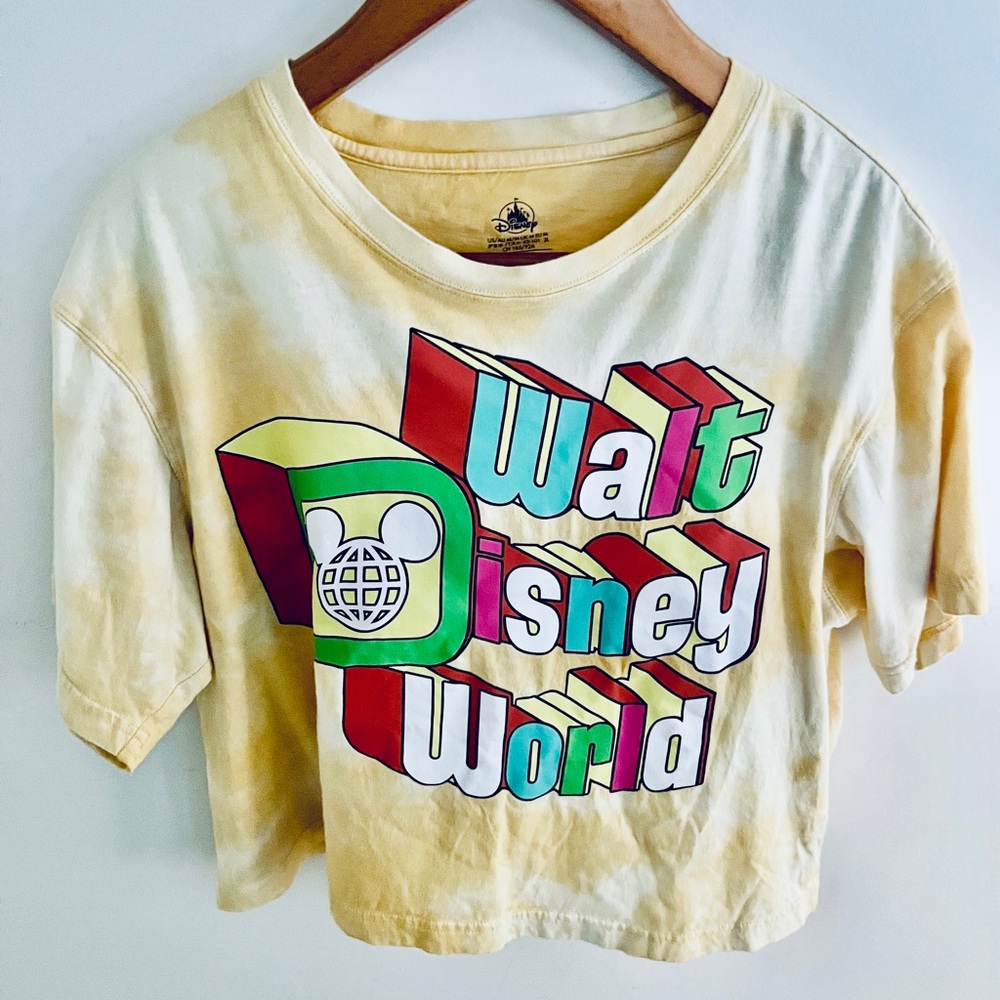 Walt Disney World Retro Yellow Graphic Tee Size M Disney Parks Vintage Shirt